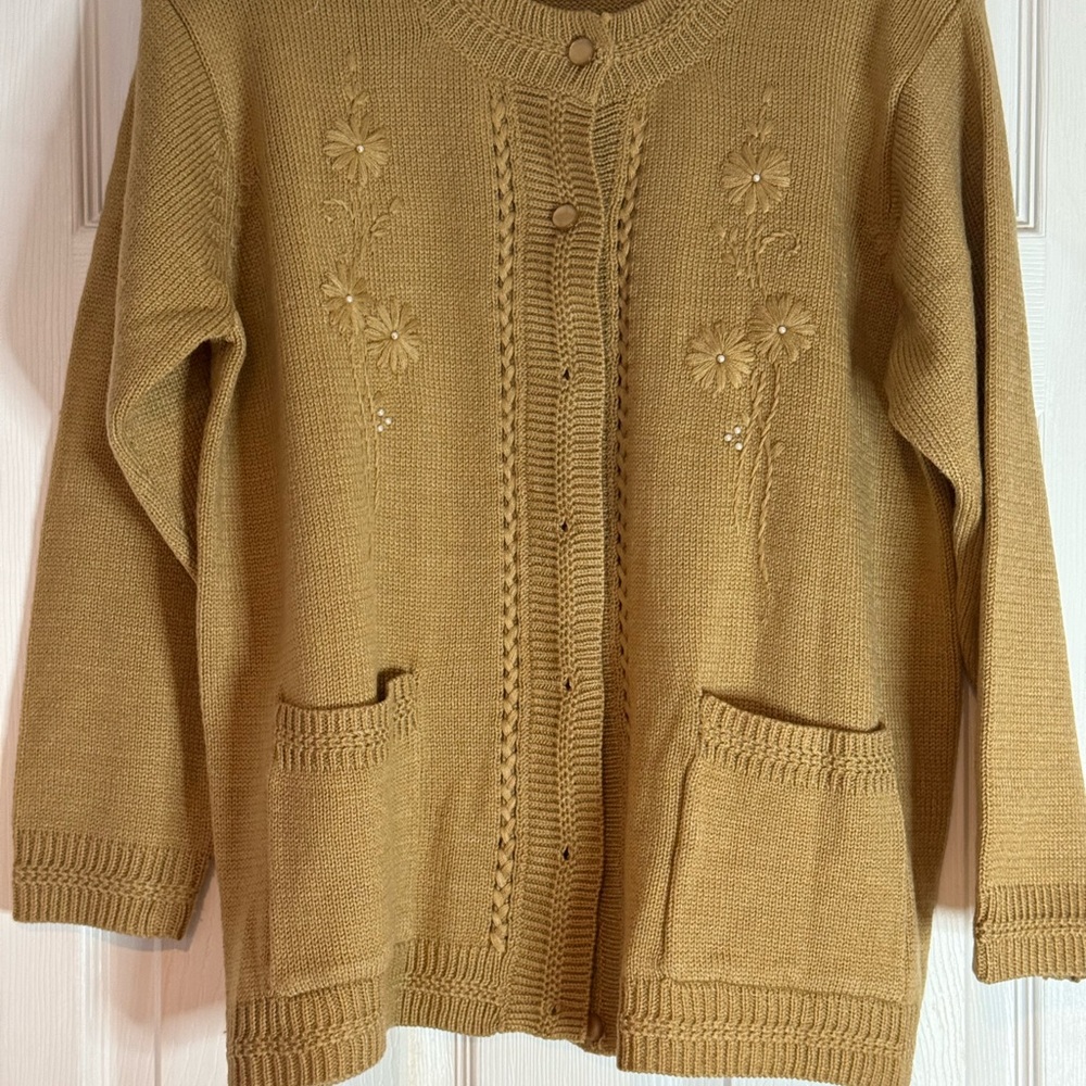 Vintage TC Fashion Embroidered Tan Women's Sweater. Great condition